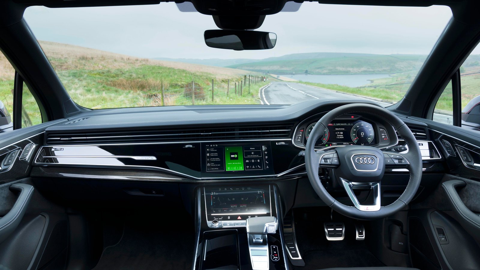 Audi Q7 Back